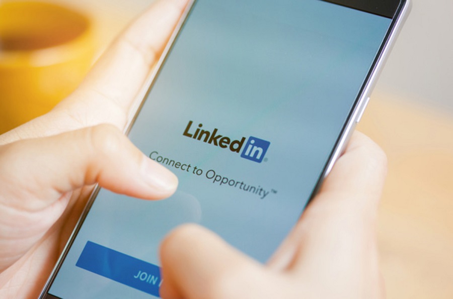 Read more about the article Using LinkedIn to Build the Right Connections